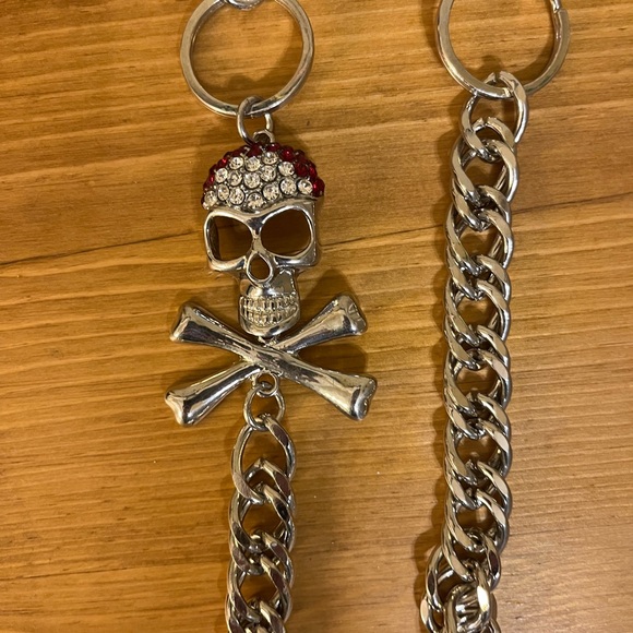 Skull Jean chain - red rhinestones in skull - Picture 5 of 5